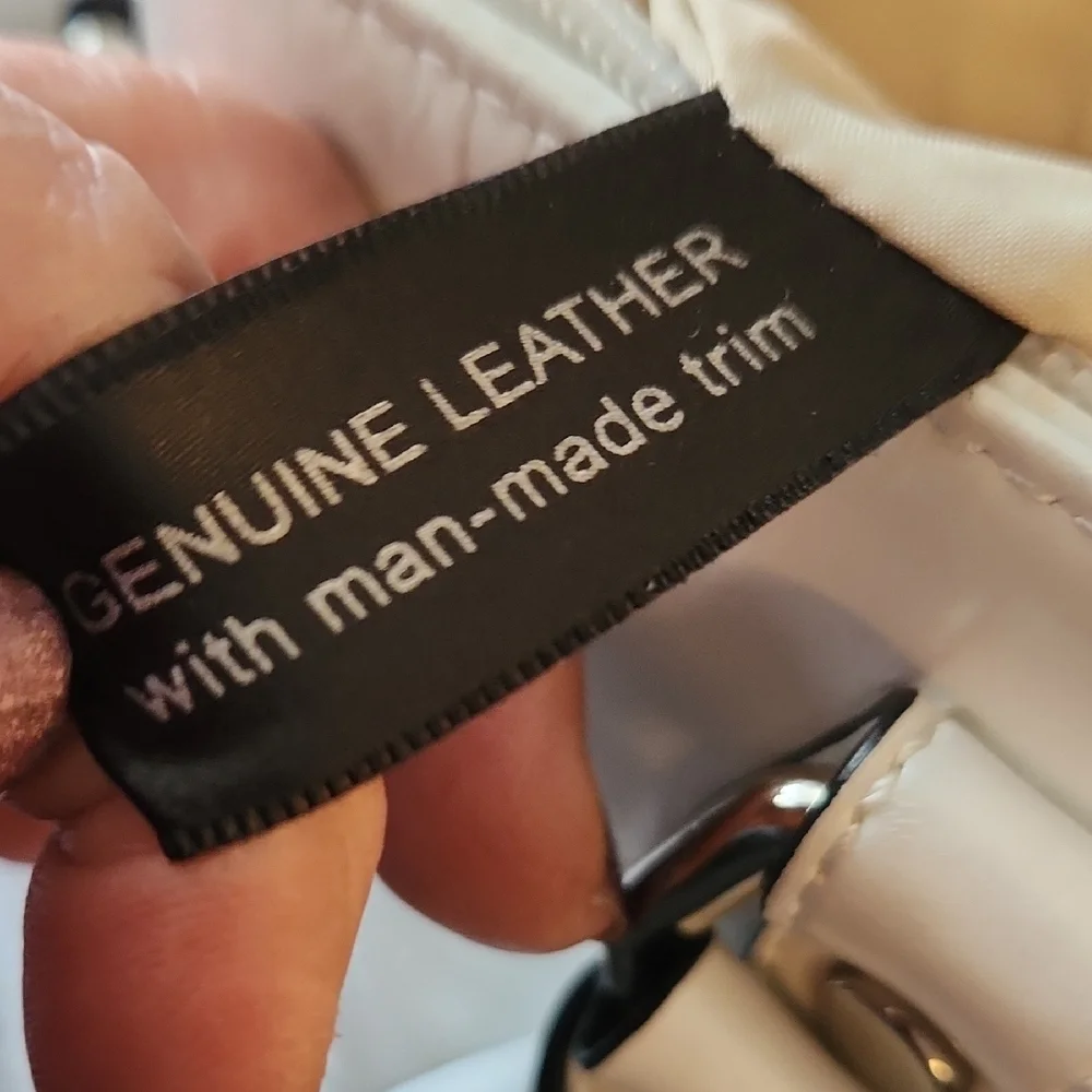 Giani Bernini White Leather Shoulder Tote - Picture 9 of 9